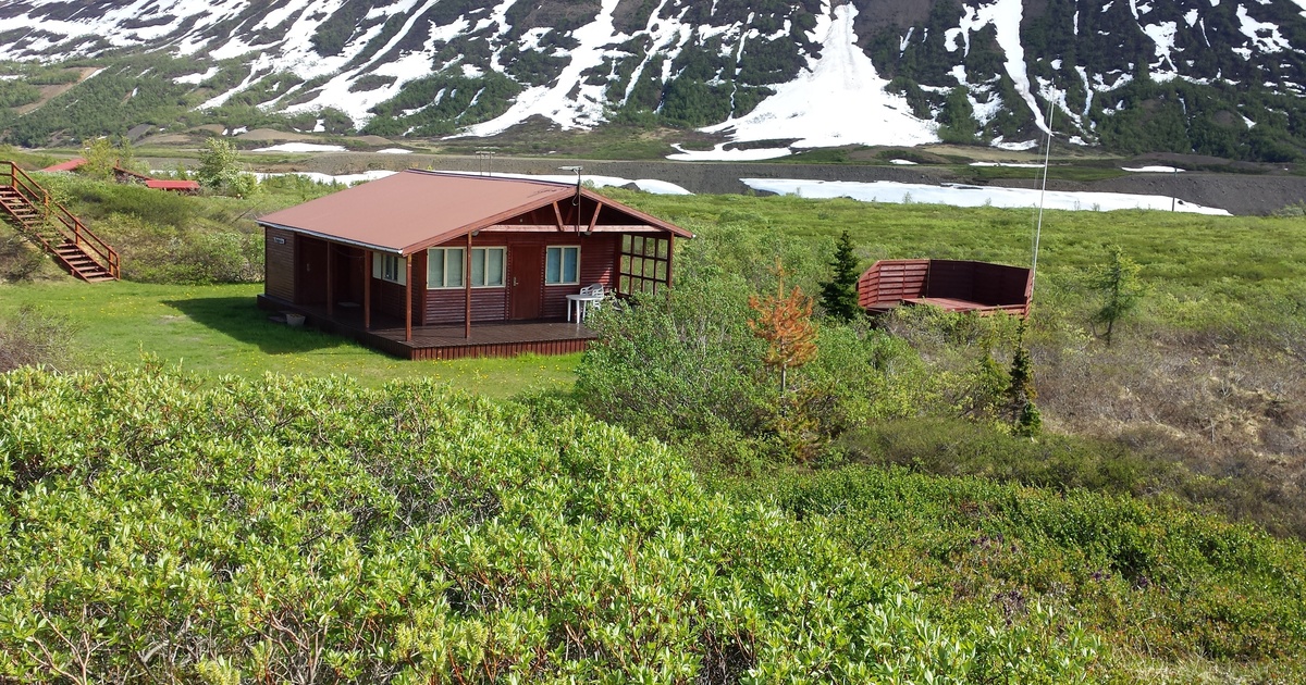 Blockhaus mit Hot Pot in Nordisland | Viatis Ferienhäuser in Island