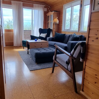 Cozy: living area with couch